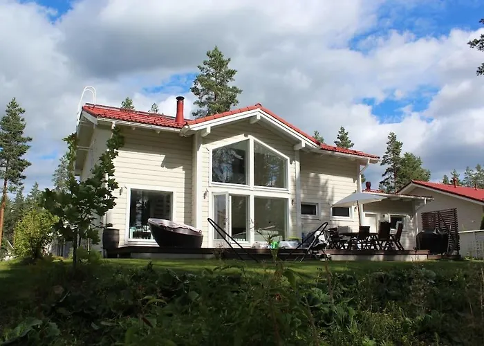 Omakotitalo Vierumaeellae X A House Near Vierumaeki Sports Center 别墅