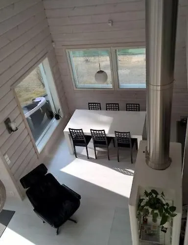 别墅 Omakotitalo Vierumaeellae X A House Near Vierumaeki Sports Center *